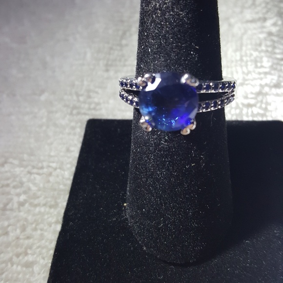 Blue Sapphire Gemstones Fashion Ring SZ 8 NEW - Picture 1 of 2